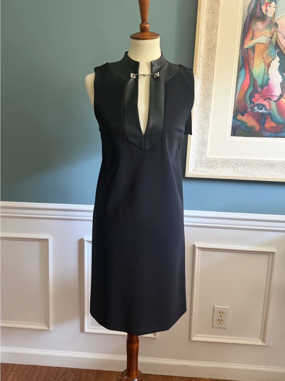Gucci Black Sleeveless Keyhole Shift Dress
